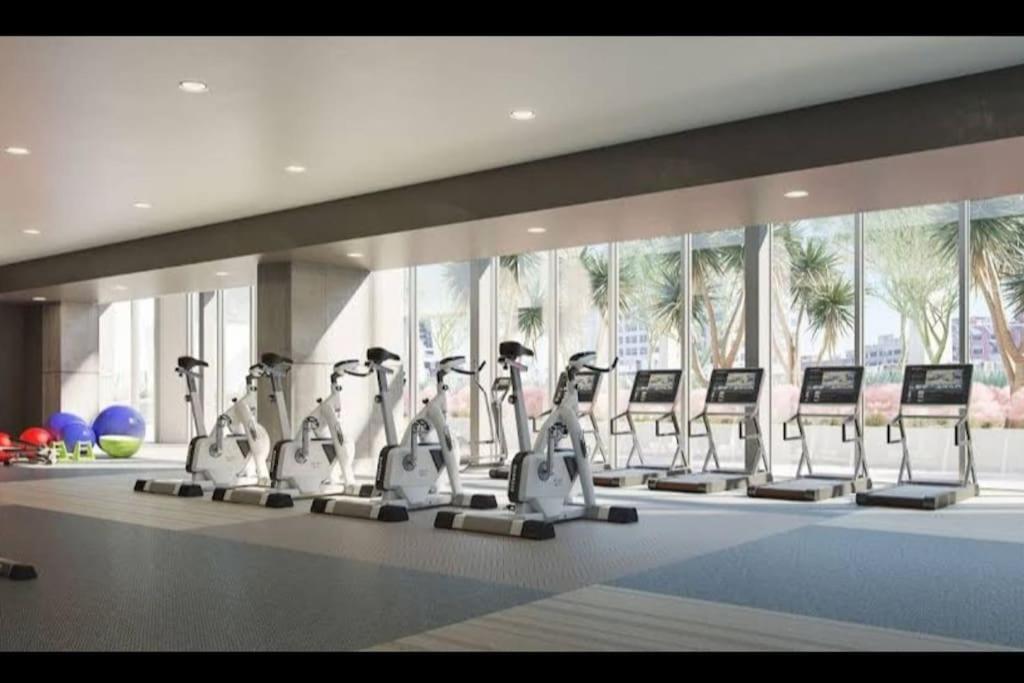 High Rise 3 Bedroom Sleeps 9 Walk To Cripto Arena In 20 Minutes Apartamento