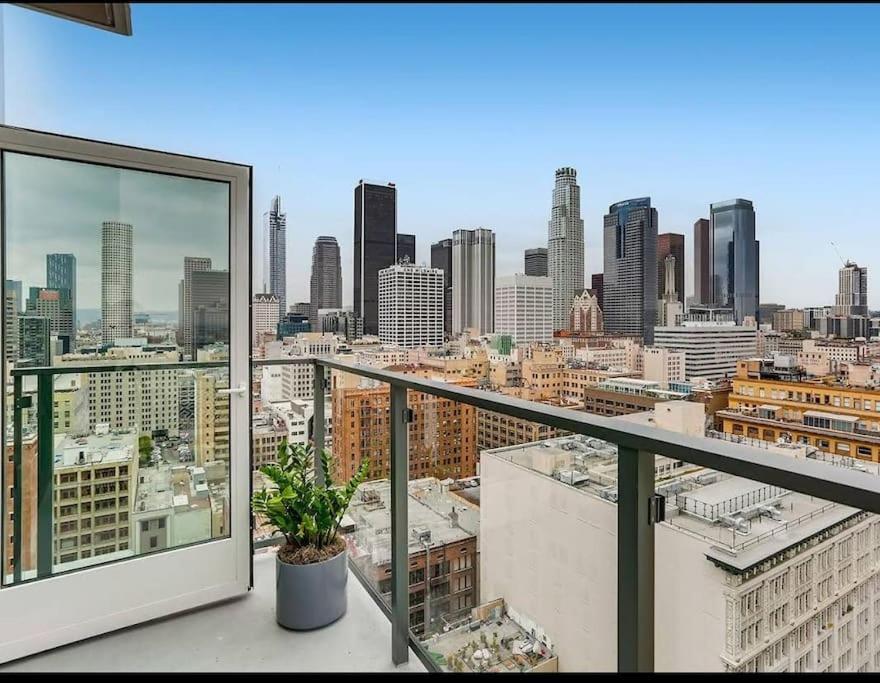High Rise 3 Bedroom Sleeps 9 Walk To Cripto Arena In 20 Minutes Apartamento